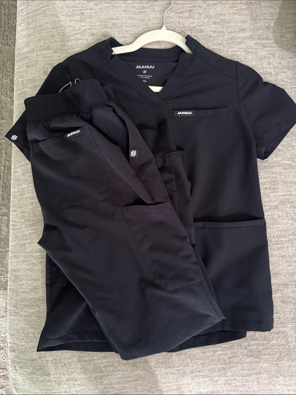Jaanuu Black Women's V-Neck Scrub Top & Drawstring Pants